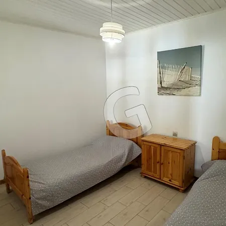 Maison De Vacances Pour 5/6 Pers. A 200m De La Plage Et Proche Centre-ville, Sur Mer - Fr-1-357-331 Hébergement de vacances