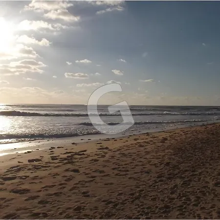 Maison De Vacances Pour 5/6 Pers. A 200m De La Plage Et Proche Centre-ville, Sur Mer - Fr-1-357-331