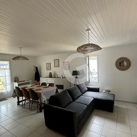 Hébergement de vacances Maison De Vacances Pour 5/6 Pers. A 200m De La Plage Et Proche Centre-ville, Sur Mer - Fr-1-357-331 La Tranche-sur-Mer